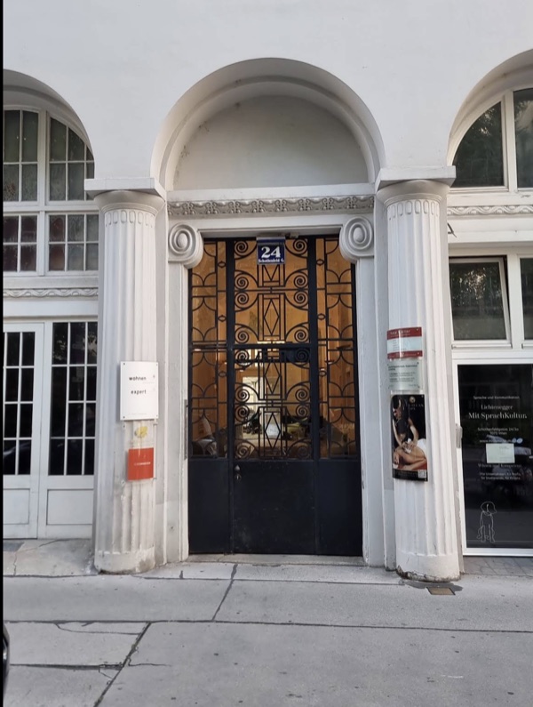 Eingang Schottenfeldgasse 24
